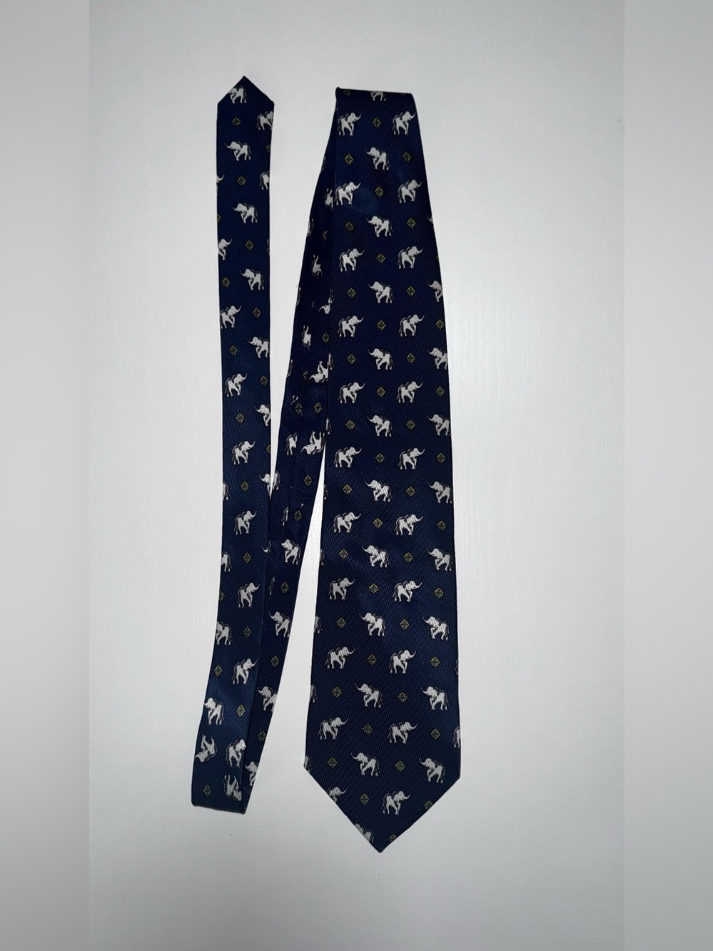 Victor Laurent Men's Woven 100% Silk Elephant Animal Print Pointed Tie Navy